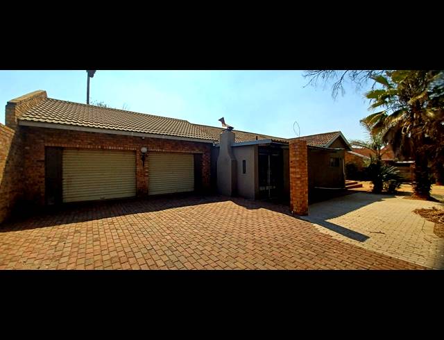 3 BEDROOM FREEHOLD FOR SALE IN VISAGIE PARK